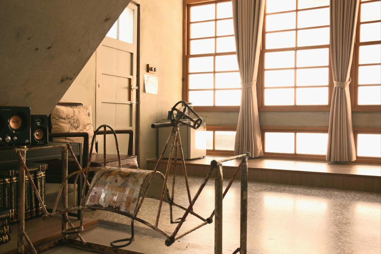 Loku. Tainan Hotel Екстериор снимка